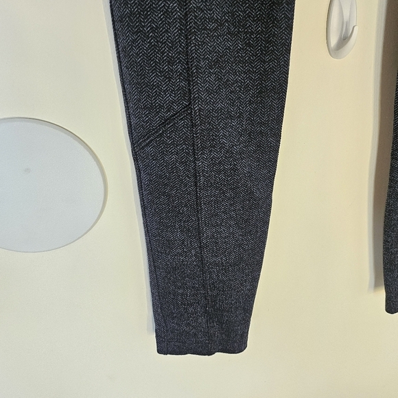 EUC Athleta Herringbone Metro High Waist Leggings Navy Blue Black Pockets Small - Picture 5 of 15